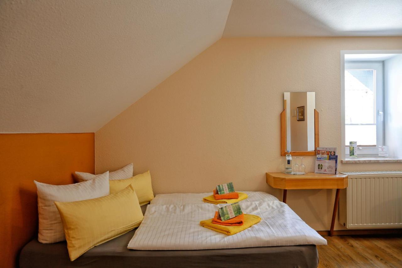 Konsum Gaestehaus Quisisana - Oberhof Обергоф Екстер'єр фото