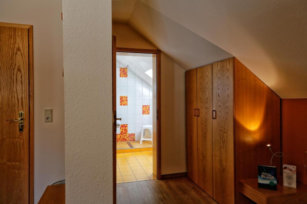 Konsum Gaestehaus Quisisana - Oberhof Обергоф Екстер'єр фото