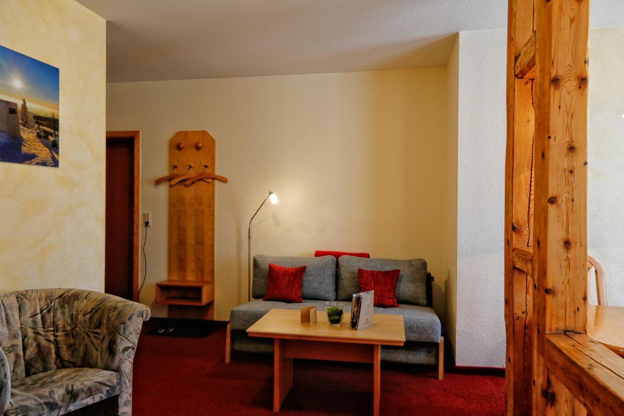 Konsum Gaestehaus Quisisana - Oberhof Обергоф Екстер'єр фото